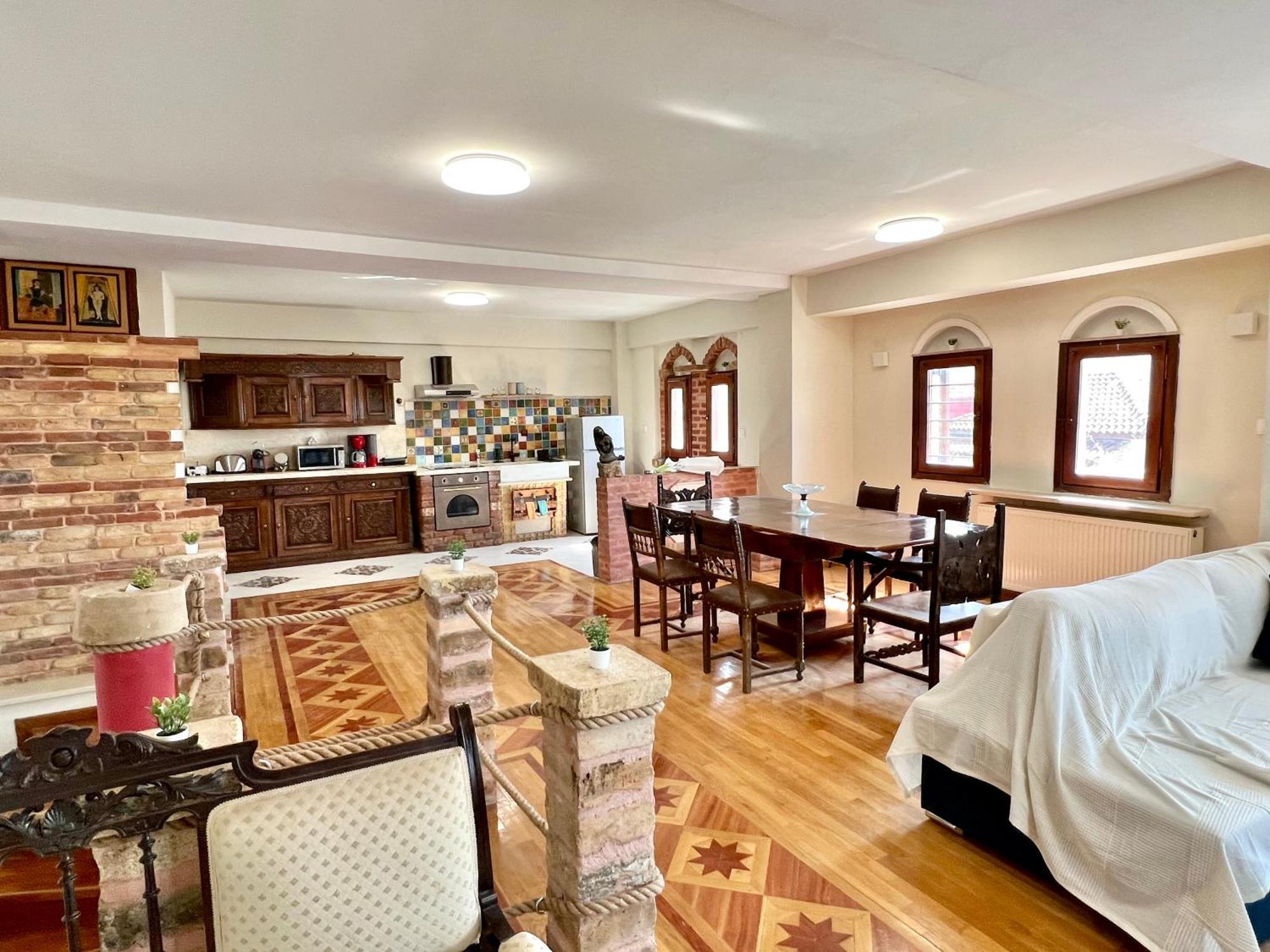 C.1 Elia Old_town Apartment